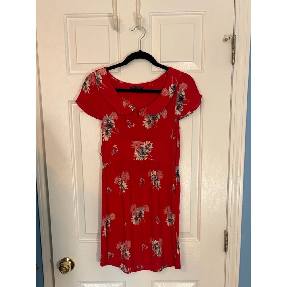 American Eagle Outfitter’s Preppy  Red Floral Dress with Peter Pan Collar Women
